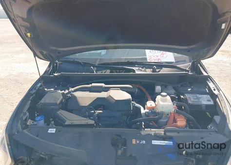 2024 Kia Sportage Plug-In Hybrid X-Line from USA, damaged, VIN KNDPYDDH9R7141605